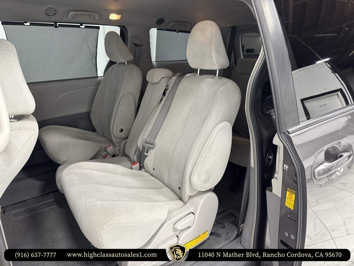 Vehicle image 18 of 63
