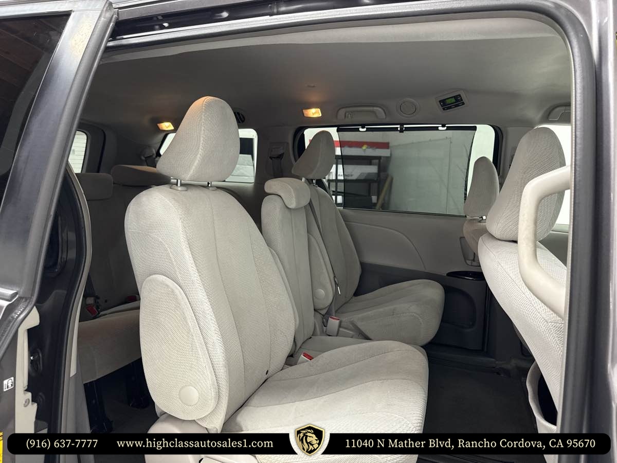 Vehicle image 25 of 63
