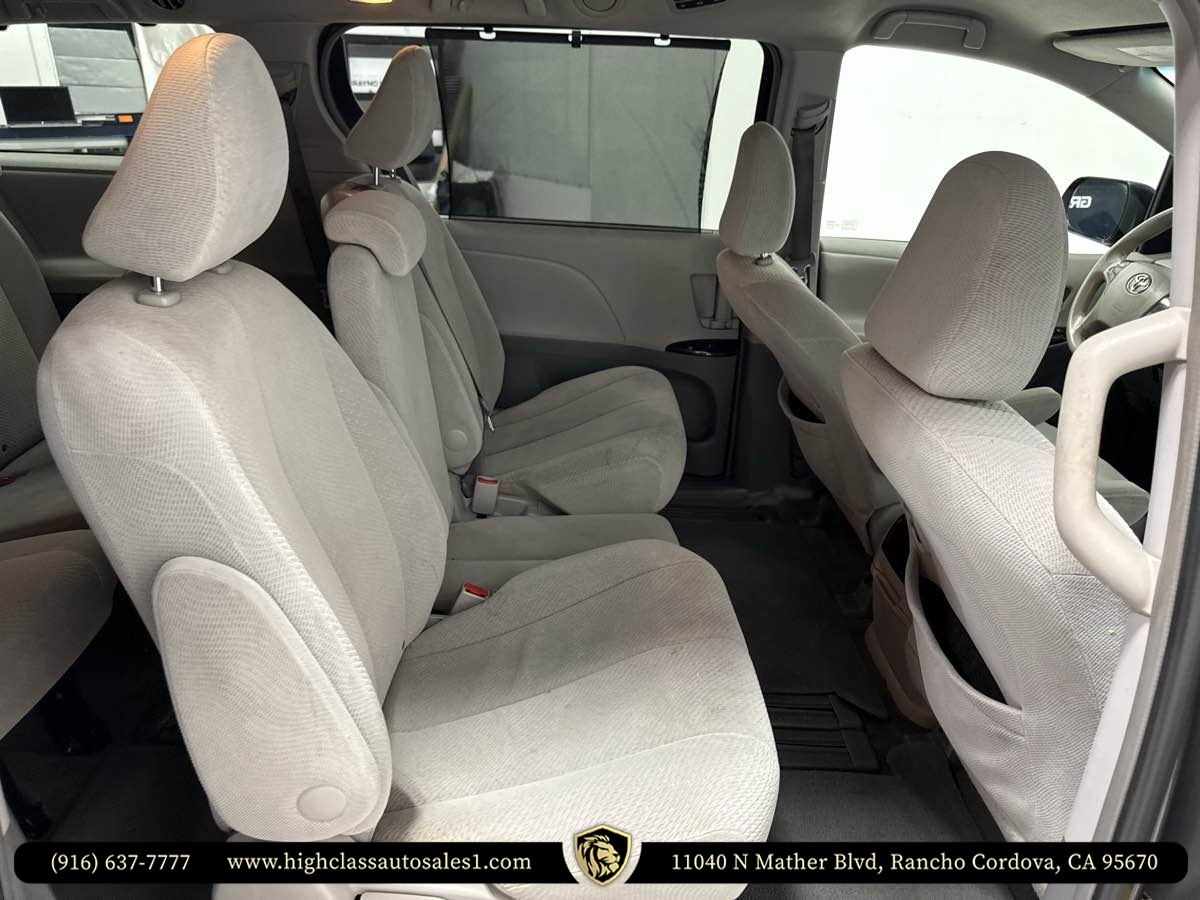 Vehicle image 28 of 63