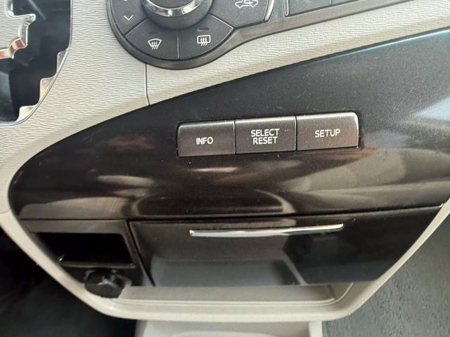 Vehicle image 20 of 33