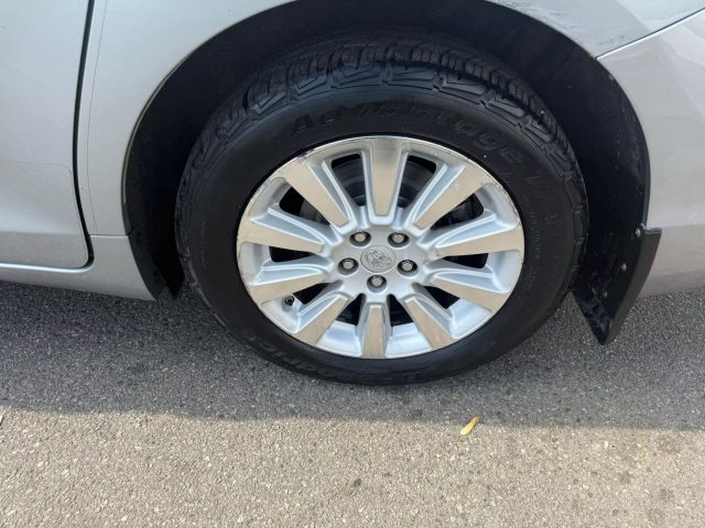 Vehicle image 8 of 33