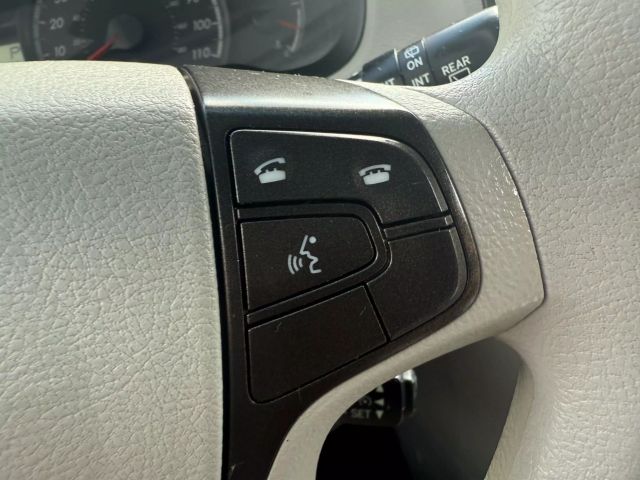 Vehicle image 13 of 33