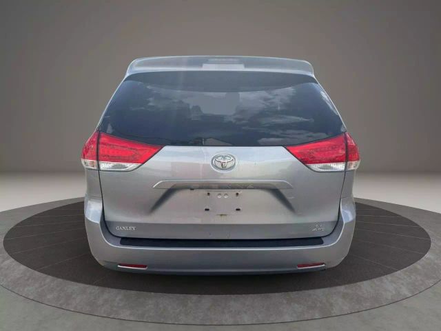 Vehicle image 5 of 33