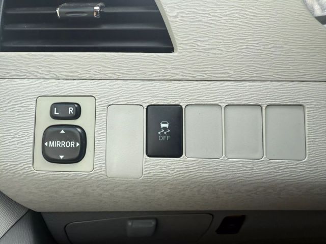 Vehicle image 16 of 33