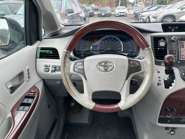 Vehicle image 20 of 39