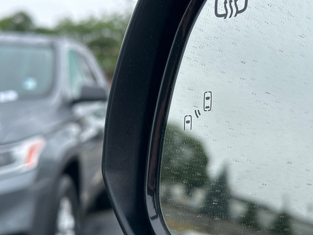 Vehicle image 24 of 39