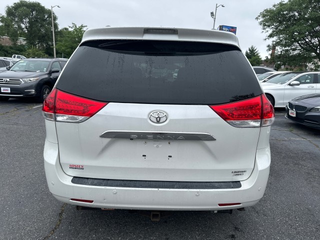 Vehicle image 6 of 39