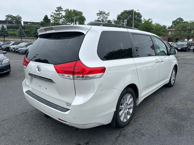 Vehicle image 5 of 39