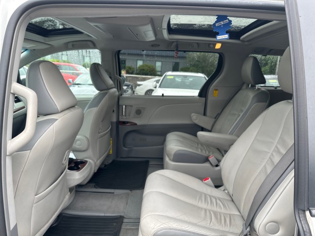 Vehicle image 15 of 39