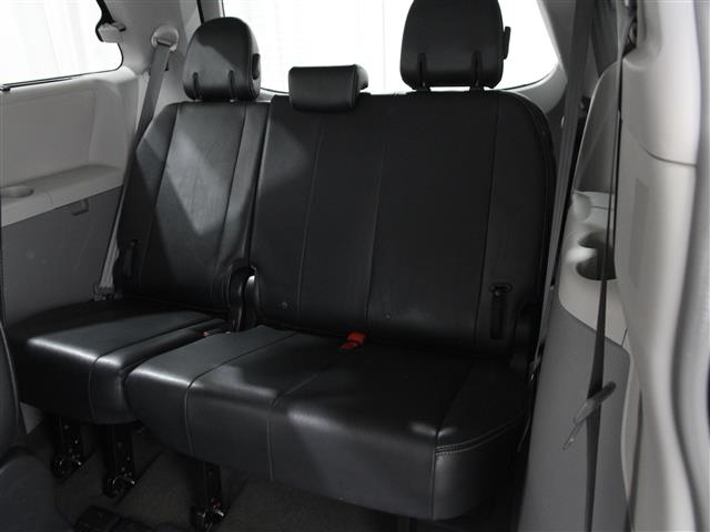 Vehicle image 21 of 24