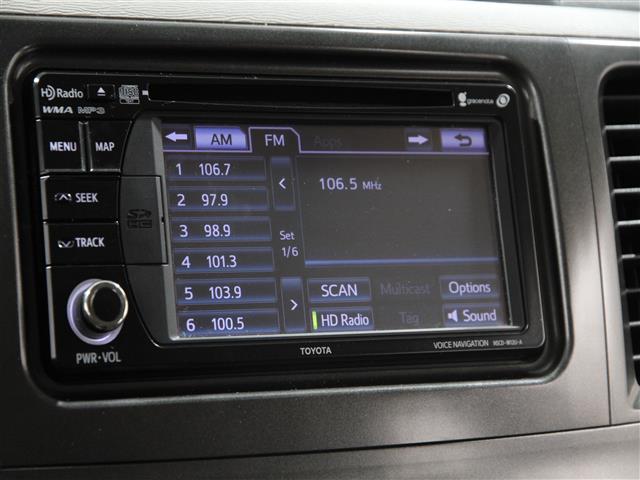 Vehicle image 12 of 24