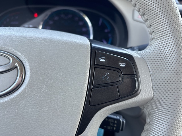 Vehicle image 23 of 32