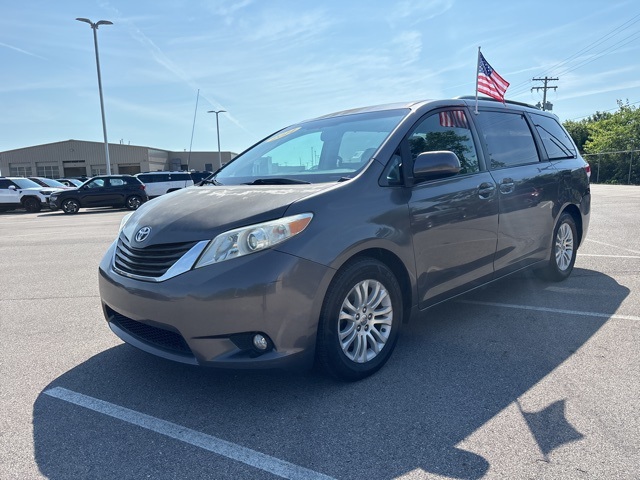 Vehicle image 1 of 32