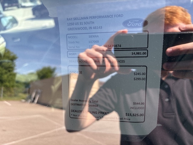Vehicle image 24 of 32
