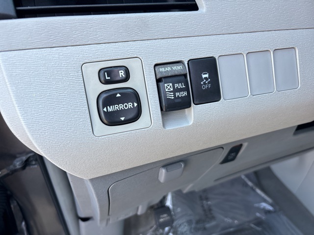 Vehicle image 31 of 32