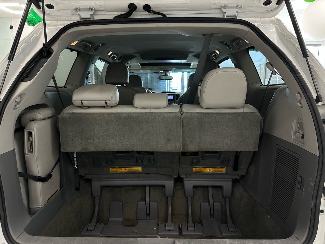 Vehicle image 14 of 47