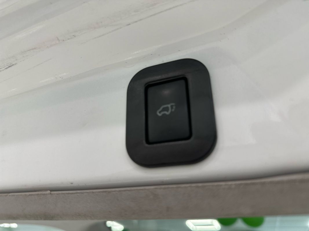 Vehicle image 39 of 47