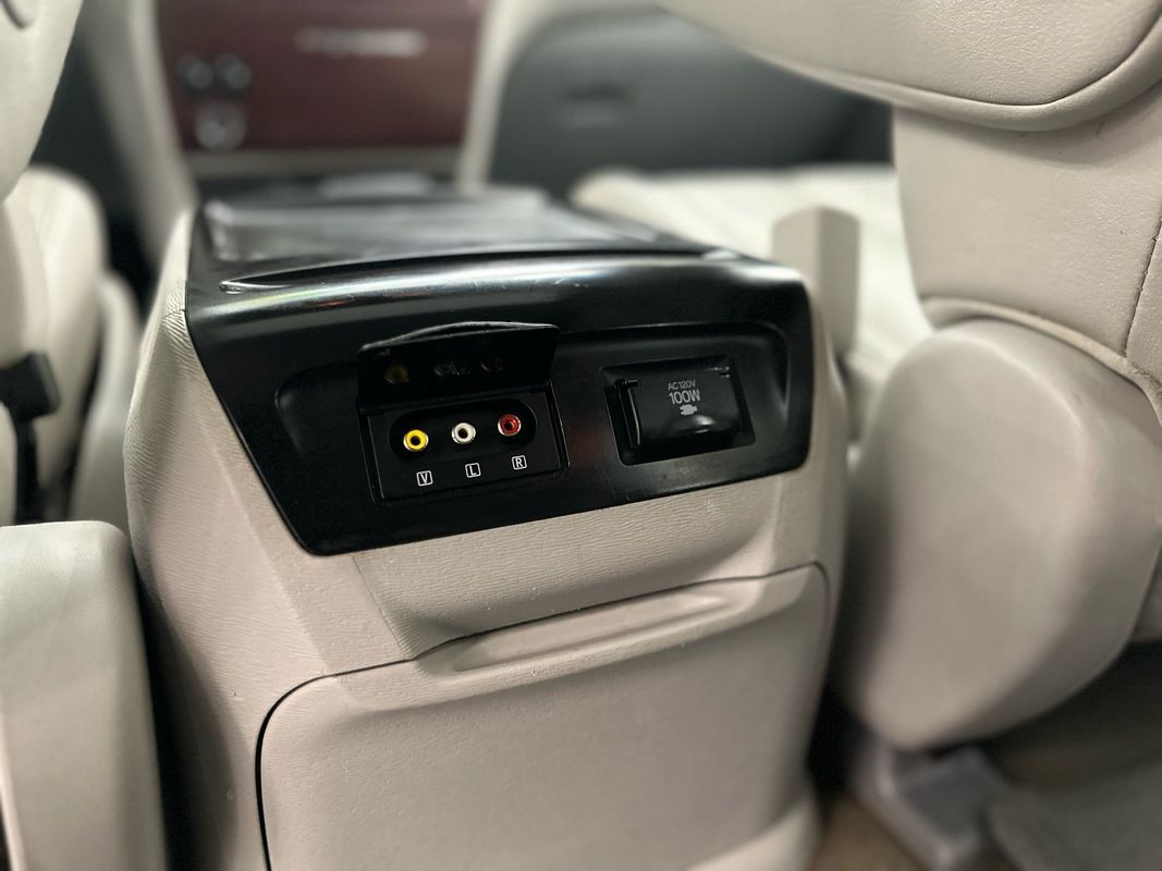 Vehicle image 31 of 47