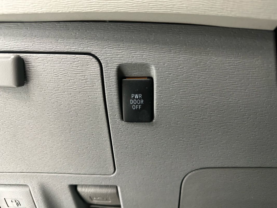 Vehicle image 34 of 47