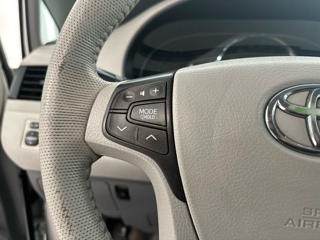 Vehicle image 20 of 47