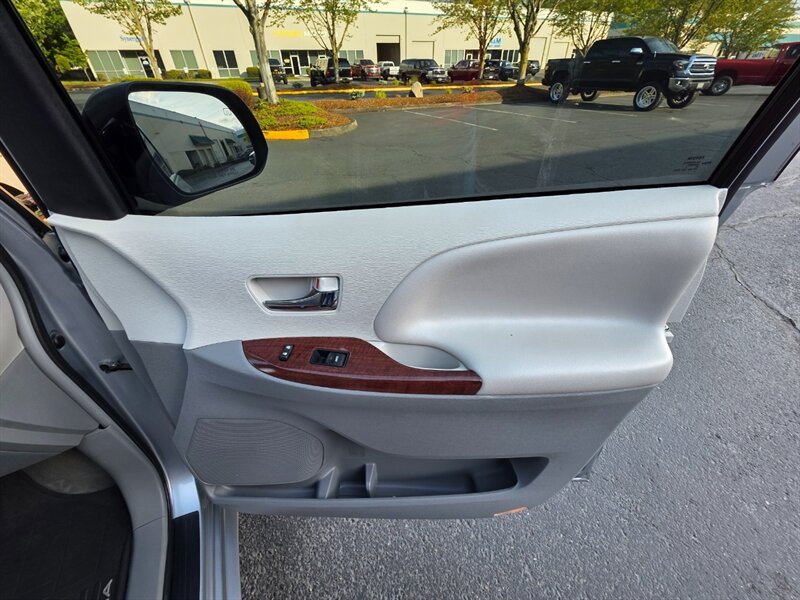 Vehicle image 40 of 67