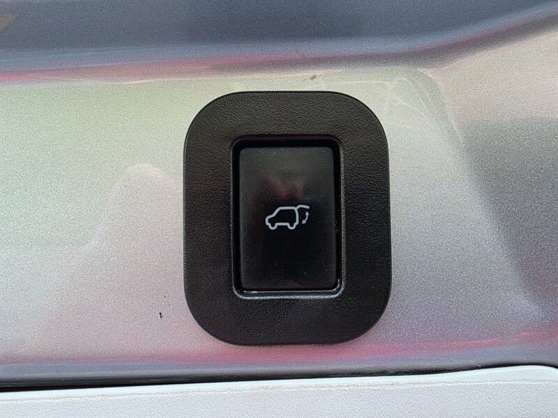 Vehicle image 62 of 67