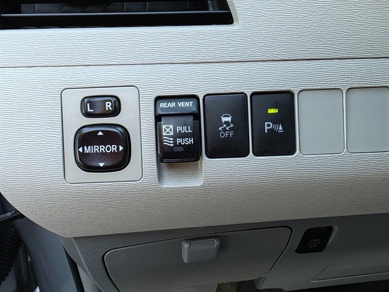 Vehicle image 55 of 67