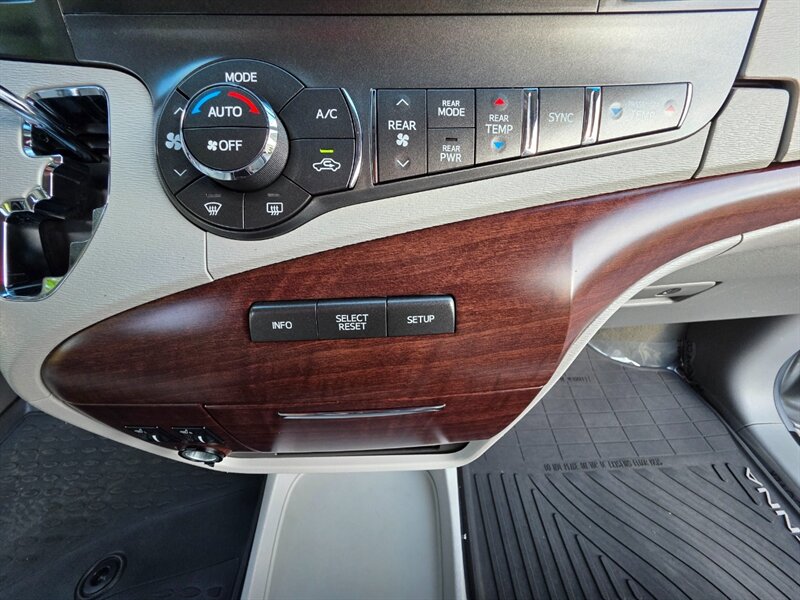 Vehicle image 45 of 67