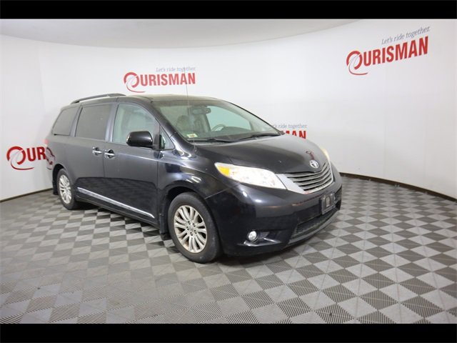Vehicle image 33 of 48