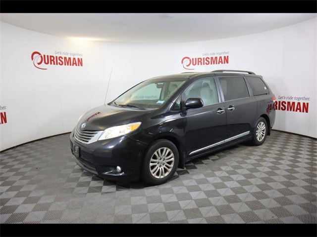 Vehicle image 11 of 48