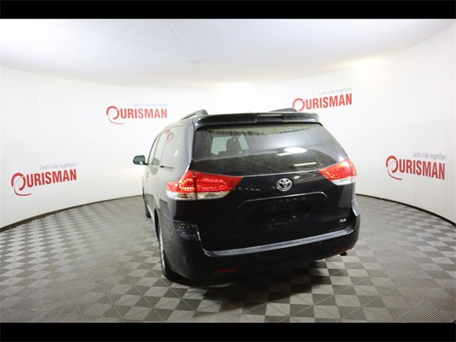 Vehicle image 23 of 48