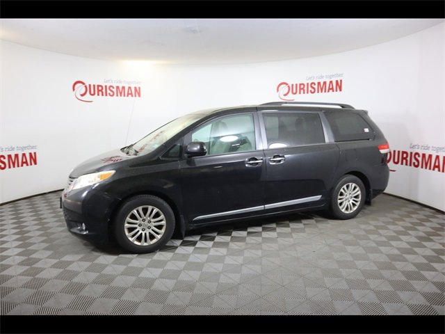 Vehicle image 16 of 48