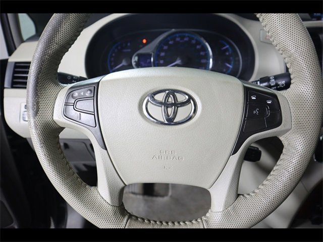 Vehicle image 41 of 48