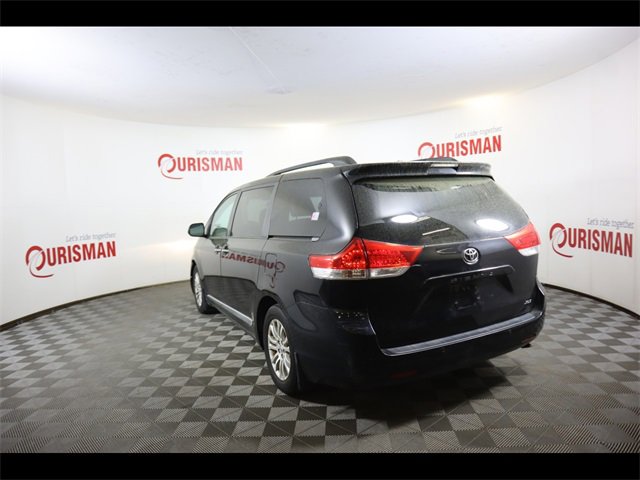 Vehicle image 22 of 48