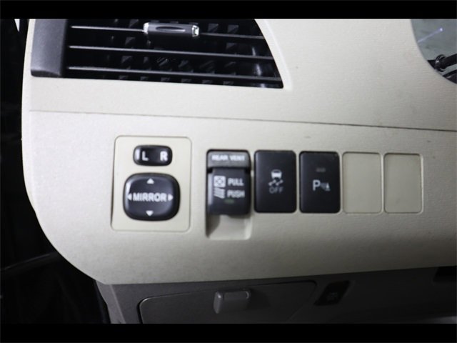 Vehicle image 40 of 48