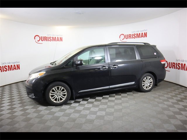 Vehicle image 17 of 48