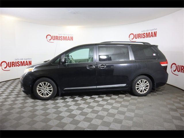 Vehicle image 19 of 48