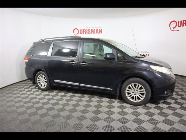 Vehicle image 6 of 48