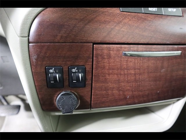 Vehicle image 47 of 48