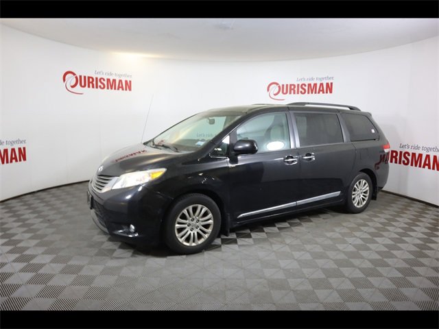 Vehicle image 13 of 48