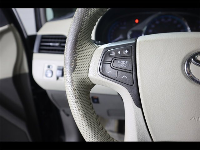 Vehicle image 42 of 48