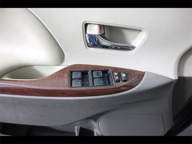 Vehicle image 38 of 48