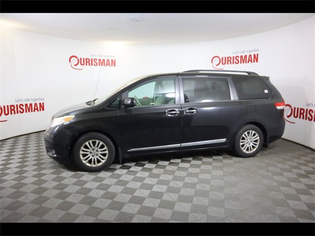 Vehicle image 18 of 48