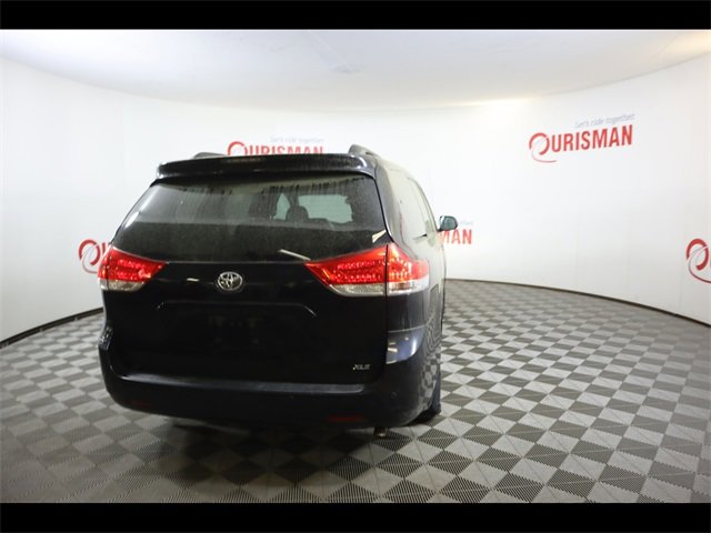 Vehicle image 26 of 48