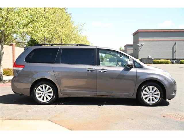 Vehicle image 4 of 36