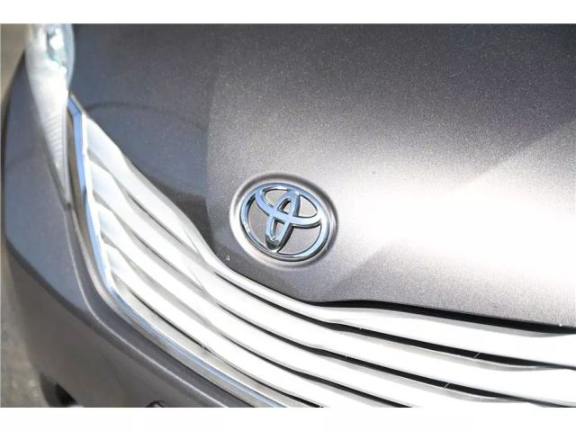 Vehicle image 10 of 36