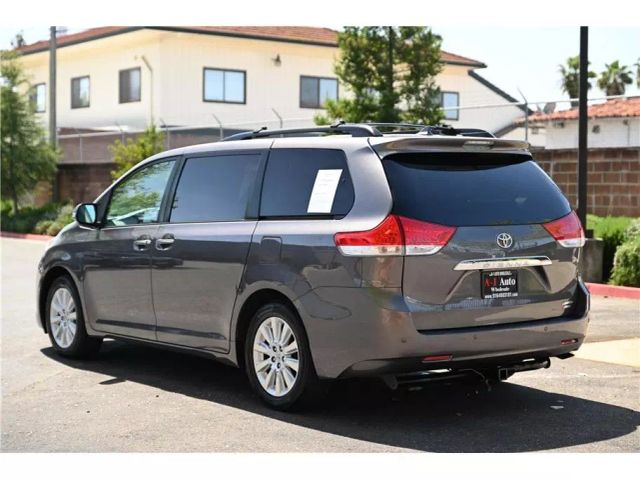 Vehicle image 7 of 36