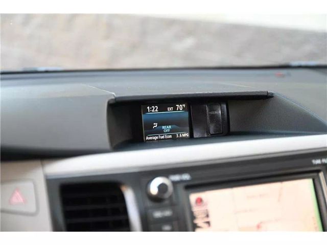 Vehicle image 31 of 36