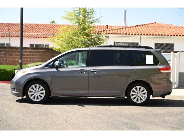 Vehicle image 8 of 36