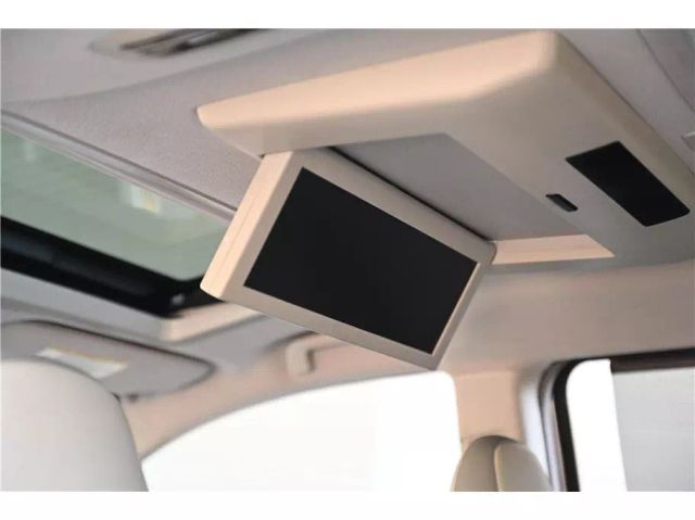 Vehicle image 22 of 36